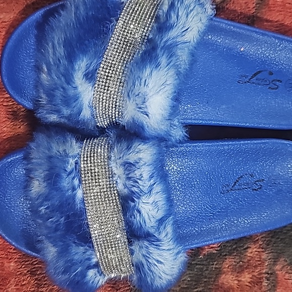 Royal blue rhinestone slide size 11 but fits a 10 *Never worn* - Picture 2 of 4